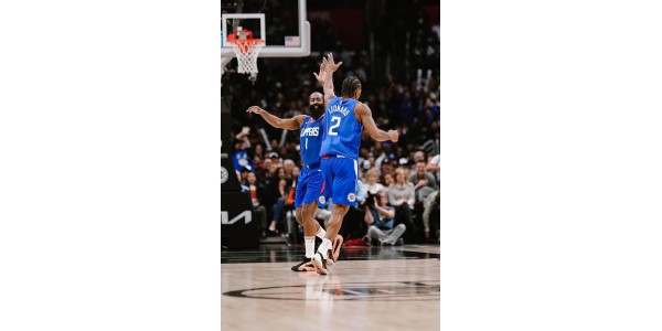 Clippers slog Suns, Five Tigers fører holdet til sejr